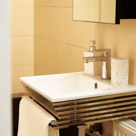 Apartman Avra With Fireplace And Free Hot Chocolate Lefkandí